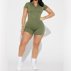 Olive Seamless Romper Brand New Great Stretch Short Sleeve Mock Neck Short Hidden Front Zipper Size Is (M/L) Style For Short Women, Active Romper, Fashion Designer Aesthetics, Olive Fashion, Fashion Nova Outfits, Outfit Layout, Mock Neck Long Sleeve, Long Romper