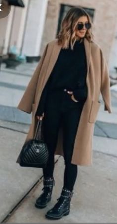 Camel Winter Coat, Coat Winter Outfit, Chic Winter Outfit, Combat Boot Outfit, Camel Coat Outfit, Studded Combat Boots, Chic Winter Outfits, Winter Outfits Cold, Winter Outfit Inspiration