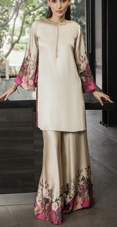 Be Design, Pakistani Fashion Casual, Cord Set, Pakistani Fancy Dresses, Indian Gowns Dresses, Kurti Designs Party Wear, Simple Pakistani Dresses, Ethnic Outfits, Designer Party Wear Dresses