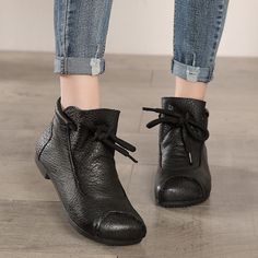 Retro Handmade Leather Lace Up Ankle Boots Flat Leather Ankle Boots, Black Flat Boots, Winter Heels, Low Heel Boots, Velvet Boots, Round Toe Heels, Lace Up Ankle Boots, Flat Boots, Retro Stil