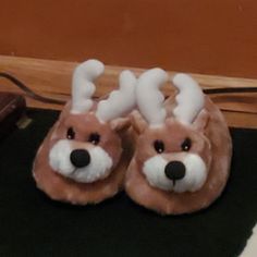 This Is A New Pair Of Reindeer Slippers In Size S/P (11-12) From The Avon Collection. Cute Gift For That Little One For Christmas And Free Christmasgiftbag. Firm On Price If Your Interested In More Then One Item Please Bundle Them To Get A Discount. I'd Your Purchase Is More Then $20 I'll Include A Free Gift. Thank You For Taking The Time To Look At My Closet. Reindeer Slippers, Cute Gift, Free Gift, Cute Gifts, Little One, Reindeer, Kids Shoes, Free Gifts, To Look