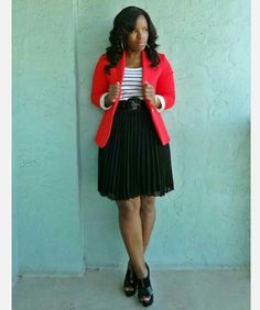 . How To Wear A Pleated Skirt, Black Fashion Bloggers, Black Pleated Skirt, Fashion Blogger Style, Mode Casual, Fall Outfits For Work, Red Blazer, Black Women Fashion