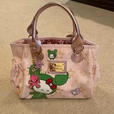 Hello Kitty Logo, Hello Kitty Handbags, Hello Kitty Purse, Hello Kitty Bag, Pink Metallic, Hello Kitty Items, Juicy Couture Bags