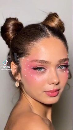 Rave Gems Face, Pink Fairy Rave Outfit, Main Character Makeup, Pink Fairy Makeup Halloween, Fairy Rave Makeup, Make Up Karakter Simple, Kids Fairy Makeup, Glinda Inspired Makeup, Pink Makeup Halloween