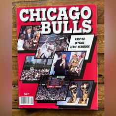 MICHAEL JORDAN AUTOGRAPHED 1992 / 1993 Chicago Bulls Official Team Yearbook