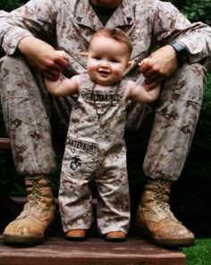 Aww cute little baby girl and her daddy! <3 Military Baby Pictures, Usmc Love, Marine Baby, Military Baby, Marine Love, Holding A Baby, Military Love, Military Spouse