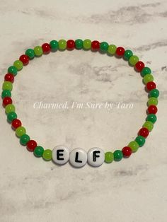 Winter Seed Bead Bracelet, Xmas Bracelets Clay Beads, Clay Beads Christmas Ideas, Christmas Bracelet Ideas Seed Beads, Bracelet Ideas For Christmas, Preppy Christmas Bracelet Ideas, Xmas Bracelet Ideas, Cute Christmas Bracelet Ideas, Holiday Bracelet Ideas