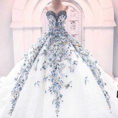 Beautiful dress jαɢlαdy Gaun Koktail, Blue Wedding Dress, 파티 드레스, White Wedding Dress, فستان سهرة, Beauty Dress, Dress Gown, Silk Embroidery, Gorgeous Gowns