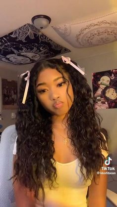 Hair Ideas With Curly Hair, Hairstyles For Long And Curly Hair, Birthday Hairstyles Wavy Hair, Long Curly Hair In Ponytail, Could Hairstyles, Yk2 Curly Hairstyles, Hair Styles Curly Hairstyles Medium, Easy Curly Hairstyles Long Hair, Half Back Curly Hairstyles