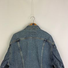 Welcome to our shop. We are waiting for your wishes, also don't be afraid to ask any questions. If you like something from our clothes, just add to favourites or write to us. Follow us on instagram - - ITEM - 90s Vintage men's LEE Rider light blue stonewashed denim jacket Size M L XL retro jean western style - SIZE - Size Label (XL) but more M-L fit Pit - to - Pit - 22 (56cm) Shoulders - 22 (56cm) Sleeve - 24,8 (63cm) Length - 24,4 (62cm) (all our items are measured laying flat) - CONDITION - To Retro Medium Wash Relaxed Fit Denim Jacket, Retro Relaxed Fit Medium Wash Denim Jacket, Western Style Medium Wash Denim Jacket With Pockets, Western Denim Jacket With Pockets In Medium Wash, Western Blue Denim Jacket, Blue Western Style Denim Jacket, Blue Western Denim Jacket, Retro Jeans, Retro Sport