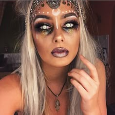 Fortune Teller Halloween, Halloween Make Up Looks, Halloween Simples, Fortune Teller Costume, Creepy Halloween Makeup, Makeup Ads