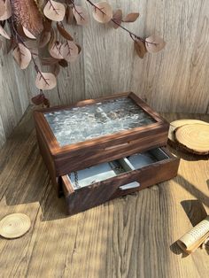 This vintage glass custom wooden jewelry box is an exquisite and unique jewelry storage solution, providing a secure and elegant home for your jewelry collection. The uniquely designed glass exterior exudes a vintage atmosphere, while the wooden frame adds a touch of natural warmth. This double-layer jewelry storage box is cleverly designed, making the most of space to offer ample storage for organizing and showcasing your jewelry collection. Ideal for women who love collecting jewelry, this jew Unique Jewelry Storage, Vintage Wooden Jewelry Boxes, Antique Jewelry Box Wooden, Walnut Jewelry, Diy Jewelry Box, Jewelry Box Vintage Wooden, Vintage Small Jewelry Box, Layer Jewelry, Glass Exterior