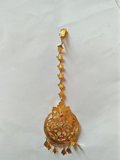 Artifical Jwellery, Gold Sets Jewelry, Gold Tikka Designs, Mang Tikka Gold, Muslim Jewellery, Vedic Period, Gold Tikka, Ayurveda Diet, Tikka Designs