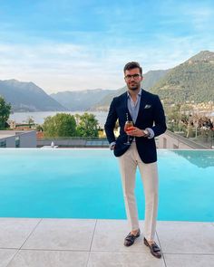 Men Suit Summer Wedding, Italian Wedding Man, Summer Suit Outfit Men, Men’s Wedding Style, Italian Wedding Suit For Men, Lake Como Mens Fashion, Wedding Suit Guest, Summer Men’s Wedding Suit