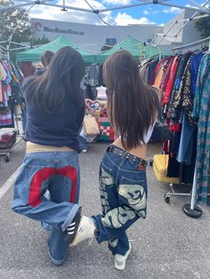 Evisu Jeans Outfit, Evisu Jeans, 2000s Outfit, 사진 촬영 포즈, Baggy Clothes, Fire Fits, Friend Photoshoot, Couple Outfits