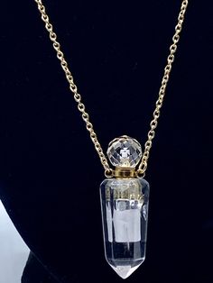 This is a beautifully carved Essential Oil Necklace is made of Clear Quartz Crystal. This Master, Crystal Bottle Necklace is Great to hold your Favorite Essential Oil, Perfume or Potion and it holds roughly 1ml of liquid. This lovely Quartz Crystal Bottle Necklace comes with 2 pipettes so you can get your Essential Oil in the bottle and the Vial Bottles top, Screws on and off has a nice tight seal and will not leak.  ** The clear Bottles are hard to get so order them as soon as possible!  Carry Potion Necklace, Vampire Oc, Craft Journal, Crystal Bottle, Essential Oil Necklaces, Vial Necklace, Potion Bottles, Crystal Perfume Bottles, Pipettes