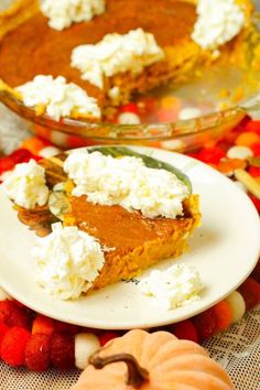 is the perfect pumpkin pie recipe for celebrating Thanksgiving and Christmas. This easy pumpkin pie recipe is made with pumpkin puree, maple syrup, heavy cream, fresh ginger, nutmeg, and pumpkin spice and tastes like a delicious pumpkin custard pie. The best part is, that it uses less sugar than traditional pumpkin pie, but tastes just as good!   Save time and make this delicious recipe with these  recommended ready made pie crusts that Amazon reviewers swear by!   this … Maple Pumpk… Maple Pumpkin Pie Recipe, Pumpkin Custard Pie, Stew Beef Chili, Easy Pumpkin Pie Recipe, Maple Pumpkin Pie, Traditional Pumpkin Pie, Pumpkin Pie Recipe Easy, Perfect Pumpkin Pie, Healthy Pumpkin Pies