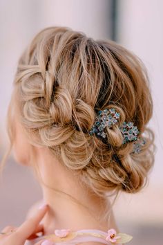 57 Great Hair Updos For Christmas Christmas Updo, Dirndl Hairstyles, Halo Braid, Christmas Hairstyles, Holiday Hairstyles, Christmas Hair, Braided Updo, Light Hair, Great Hair