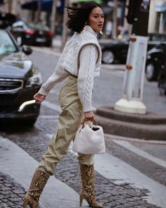 Tiffany Hsu Street Style, Tiffany Hsu, 2020 Street Style, Dopamine Dressing, Style Muse, Paris Fashion Week Street Style, Sweater Style, Free Style