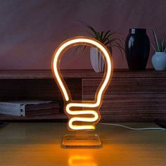 Light Bulb Desk Lamp - Aha Neon® Cheap Neon Signs, Pvc Moulding, Usb Lamp, Neon Sign Shop, Exhibition Stand Design, Neon Design