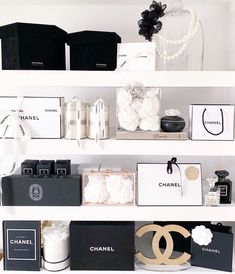 Chanel Closet, Chanel Inspired Room, Chanel Room, Home Office Closet, Glamourous Bedroom, Spa Rooms, Black And White Interior, Closet Decor, Chanel Inspired