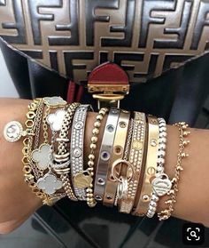 Material Things, Super Rich, Jewelry Fashion Trends, Rich Kids, Expensive Jewelry, Jewelry Lookbook, Stacked Jewelry