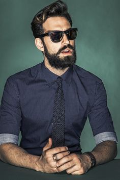 Love this look Pompadour Hairstyle, Ray Ban Wayfarer, Bearded Man, نظارات شمسية, Ray Ban Aviator, Corte De Cabelo Masculino, Mens Style