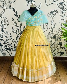 Cotton Frocks For Kids, Designer Kids Wear, Kids Party Wear Dresses, Kids Dress Collection, Kids Blouse Designs, Kids Lehenga, Kids Frocks Design