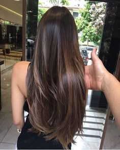 imagen descubierto por Anastasia Desta Cyndicla. Descubre (¡y guarda!) tus propias imágenes y videos en We Heart It Blond Cenușiu, Blonde Babylights, Natural Brown Hair, Long Brunette Hair, Chocolate Brown Hair Color, Brown Hair Inspo, Brunette Hair With Highlights, Brunette Balayage, Brown Hair Balayage