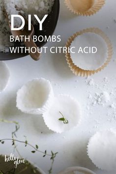 How to make bath bombs at home without citric acid (with options for what to use instead) Bathbombs Homemade Recipe Natural, Homemade Bath Bomb Easy, Diy Bath Bombshell, How To Make A Bath Bomb, Bath Bomb Package Ideas, Bath Boms Diy Recipes, Bath Bomb Recipe Easy, Bath Boms Diy, Diy Bath Soak