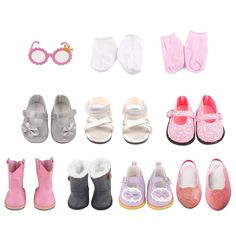 there are many different types of shoes for dolls