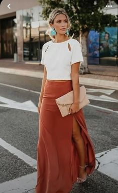 Latin American Style Fashion, Tops With Maxi Skirts, Maxi Skirts 2022, Work Clothes 2023, Spring Casual Wedding Outfit Guest, Maxi Skirt For Work, Maxi Skirt Outfit Spring 2023, Florida 2023 Outfits, Dressy Summer Outfits 2023