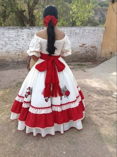 Mexico Clothes Traditional, Mariachi Dress, Mexican Dresses Traditional, Traditional Mexican Clothing, Mexican Traditional Clothing, Surprise Dance Outfits, Folklorico Dresses, Mexican Style Dresses