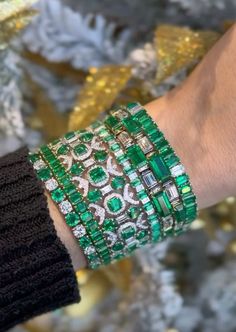 Emerald Bracelets, Jeweled Picture, Diamond Earrings Design, Emerald Bracelet, Jewel Colors, Earrings Design, I Love Jewelry, Emerald Jewelry, Stunning Jewellery