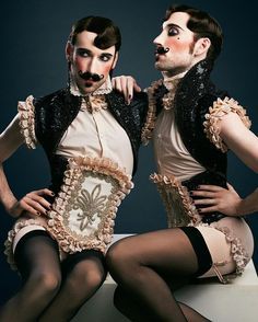 Non Binary Fashion, Vintage Circus, Poses References, Cat Walk, Two People, Cabaret, Mode Inspiration, Costume Design