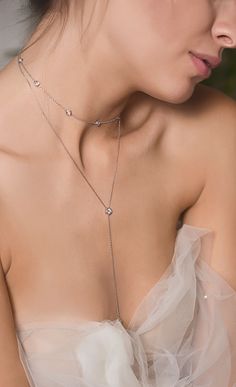 Silver layered bridal necklaces for your big day Bridal Necklaces, Silver Bridal Jewellery, Bridal Jewellery Inspiration, Bling Wedding, Bridal Fashion Jewelry, Jewelry Bridal, Bridal Jewelry Sets, Stunning Jewellery, Lariat Necklace