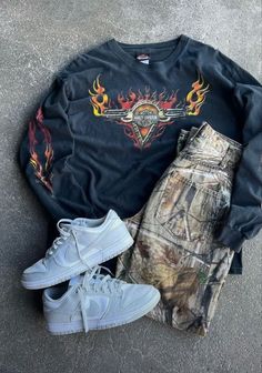 Street Style Outfits Men, Street Fashion Men Streetwear, Guys Clothing Styles, Vintage Sneakers, Mens Outfit Inspiration, Mens Fashion Streetwear, Swaggy Outfits, Streetwear Men Outfits, Selling Clothes