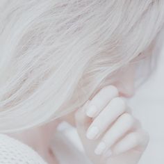 Quiet Contemplation Elf Rogue, Daena Targaryen, Pale Aesthetic, Pale White, Angel Aesthetic, Pale Skin, Character Aesthetic, White Aesthetic, White Hair