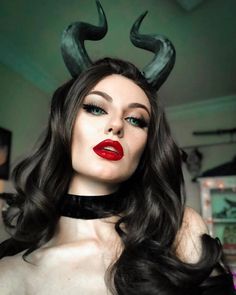 Maleficent Halloween Costume, Maleficent Makeup, Maleficent Cosplay, Maleficent Halloween, Halloween Costume Inspiration, Brown Lace Front, Maleficent Costume, Creepy Halloween Makeup, Horror Makeup