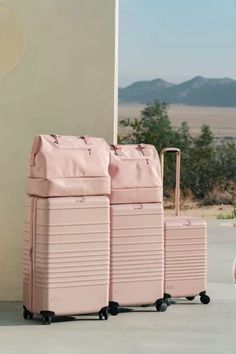 Luggage Sets Cute, Pink Suitcase, Luxury Travel Bag, Pink Luggage, Cute Suitcases, Airport Aesthetic, Cute Luggage, Stylish Luggage, Travel Bag Set