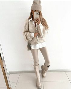 Casual Chic Winter Outfits 2023, Beige Leggings Outfit, Mode Boho, Trendy Fall Outfits