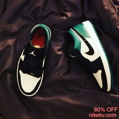 Jordan 1 Green, Air Jordan 1 Low, Jordan 1 Low, Cheap Fashion, Nike Outfits, Jordan 1, Nike Shoes, Air Jordans