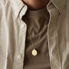 "🎁Holiday Deadline for US Deliveries🎁 To receive your item by 12/25 guaranteed, order with FedEx 2Day ($4) by 12/22 3pm PST! Gold pendant necklace for men - this men's jewelry item features a coin pendant and chain necklace. The medallion says \"Virtvte Tva Fiat Pax In\" (\"May there be peace in your strength\") on the front. Enjoy two unique designs from front and back. Great gift for yourself, a boyfriend, a husband, a father and really anyone! D E T A I L S * 18K gold plated coin * 14K gold Luxury Men's Coin Pendant Necklace, Luxury Men's Coin Pendant Jewelry, Cheap Men's Necklaces With Round Pendant, Gold Necklace For Men, Small Gold Hoop Earrings, Gold Coin Necklace, Coin Pendant Necklace, Gold Medallion, Chic Necklace