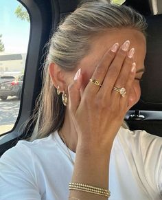 Bubble Bath Almond Nails, Jewelry Tour, Outfits Asian, Rhode Lip, Viral Aesthetic, Chanel Lipstick, Workout Inspo, Selfie Aesthetic, Djerf Avenue