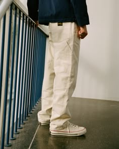 Trousers Outfit Men, White Converse Outfits, Fatigue Pants, Painter Pants, White Pants Outfit, Off White Pants