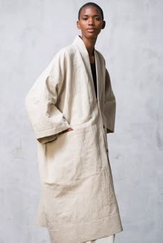 Luxury Linen Winter Outerwear, Linen Kimono For Daywear, Modern Kimono Men Fashion, Men’s Kimono Fashion, Samurai Style Long Sleeve Cotton Kimono, Japanese Fashion Designers, Linen Fashion, Japan Fashion, Kimonos