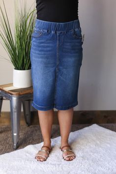 Elastic Waist Denim Skirt Womens Shop Classy Closet Boutique Hull IA Apostolic Fashion Summer, Modest Denim Skirts, French Capsule Wardrobe, Rock Valley, 60 Outfits, Casual Denim Skirt, Classy Closets, Denim Skirts Knee Length, Modest Skirt