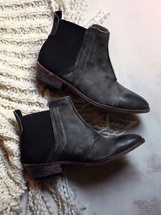 Free People Boots, Dr Shoes, Shoes Boots Ankle, Looks Style, Mode Inspiration, Cute Shoes, Sock Shoes