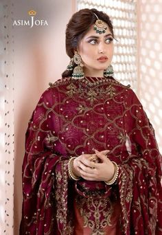 #eid #eidmubarak #looks #cute #look #pakistanistreetstyle #happy #dress #mehndi #behappy #wow #dresses #beautiful #smile #pakistan #so #liker #tagforlike #ramadhan Sajal Aly, Lehenga Designs Simple, Desi Fashion Casual, Pakistani Fancy Dresses, Bridal Dress Fashion, Pakistani Bridal Dresses, Simple Pakistani Dresses