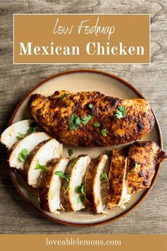 sliced chicken breast on a plate. Mexican Chicken Breast, Chicken Breast Baked, Chicken Breast Tacos, Chicken Recipe For Dinner, Easy Mexican Chicken, Fodmap Recipes Dinner, Low Fodmap Chicken, Low Fodmap Recipes Dinner